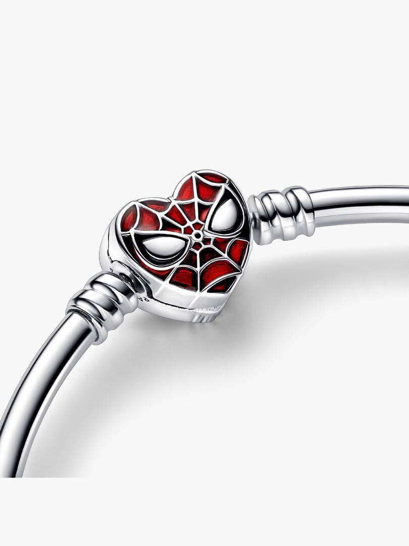 Pevný náramok so sponou v tvare Spidermanovej masky zo série Marvel kolekcie Pandora Moments